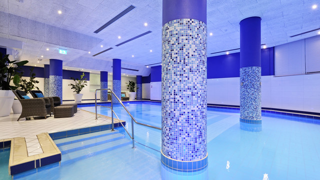 Innenschwimmbad Van der Valk Theaterhotel